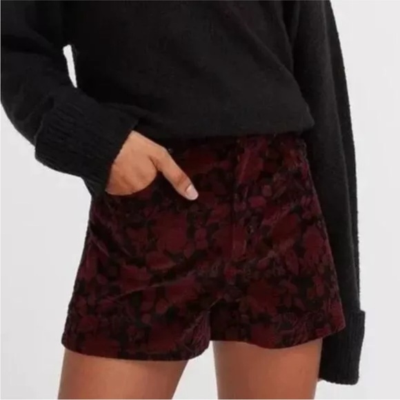 New Express Black & Red Floral Velvet Midi High Rise Shorts - Picture 1 of 6